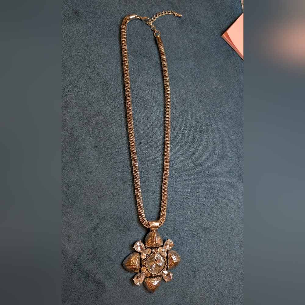 Elegant Silver 20 Inch Broken Clasp Necklace with Crystal Accents